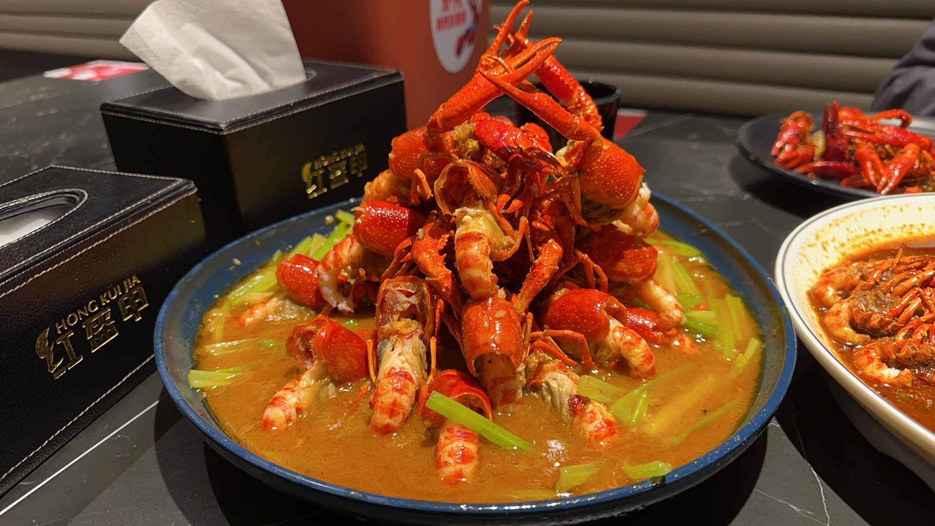 十三香或黄焖口味的小龙虾